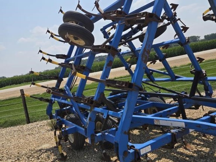 dmi-26'-field-cultivator-3777-image-11