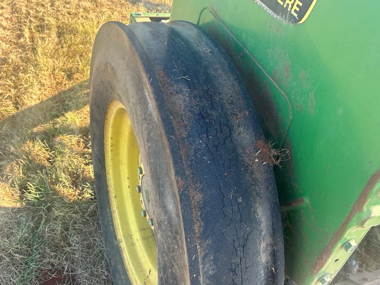 john-deere-8300-image-8
