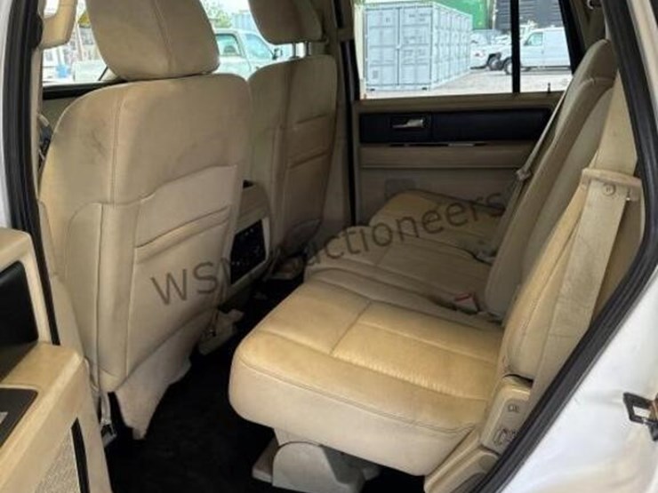 2015-ford-expedition-image-23
