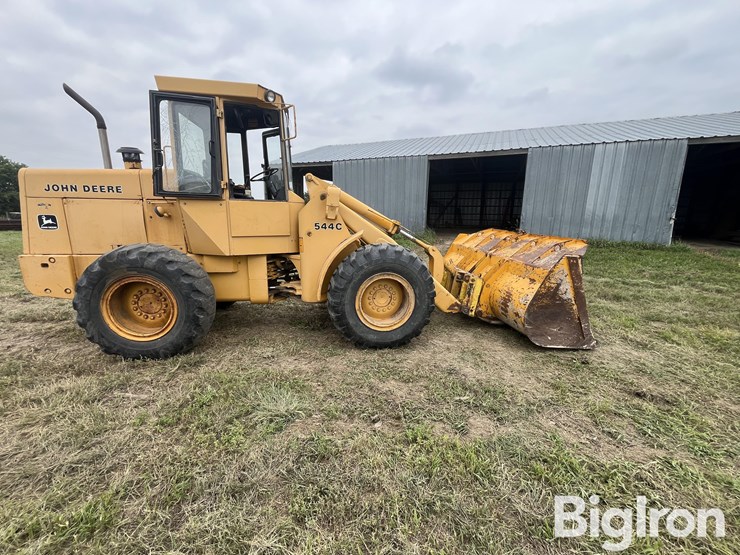 1985-deere-644c-image-4