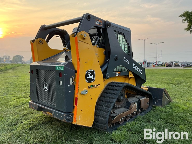 2017-deere-317g-image-5