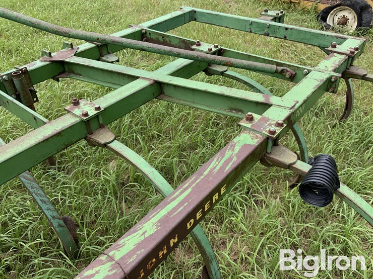 john-deere-100-image-15