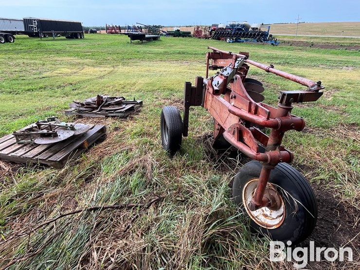 white-6-bottom-plow-image-6