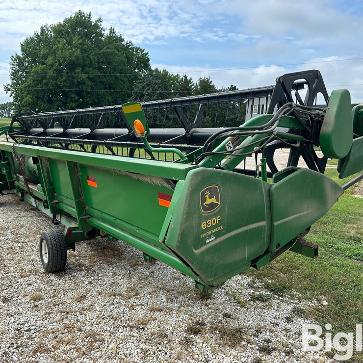 2005 JOHN DEERE 630F