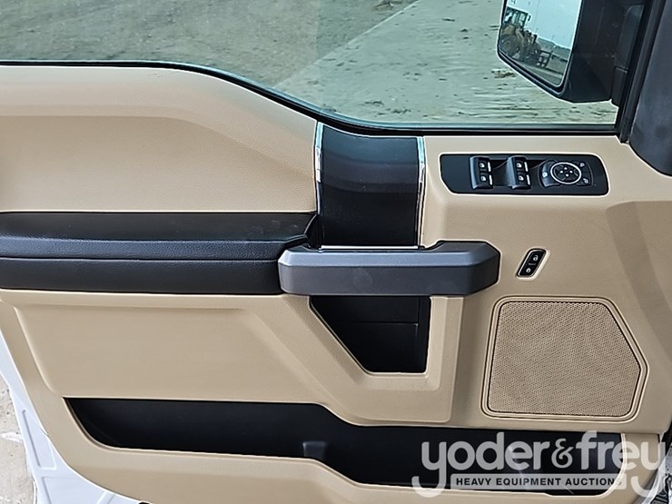 2018-ford-f150-xlt-image-41