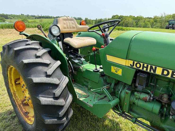john-deere-2040-image-21