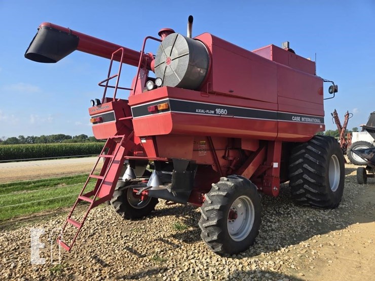 1992-case-ih-1660-image-32