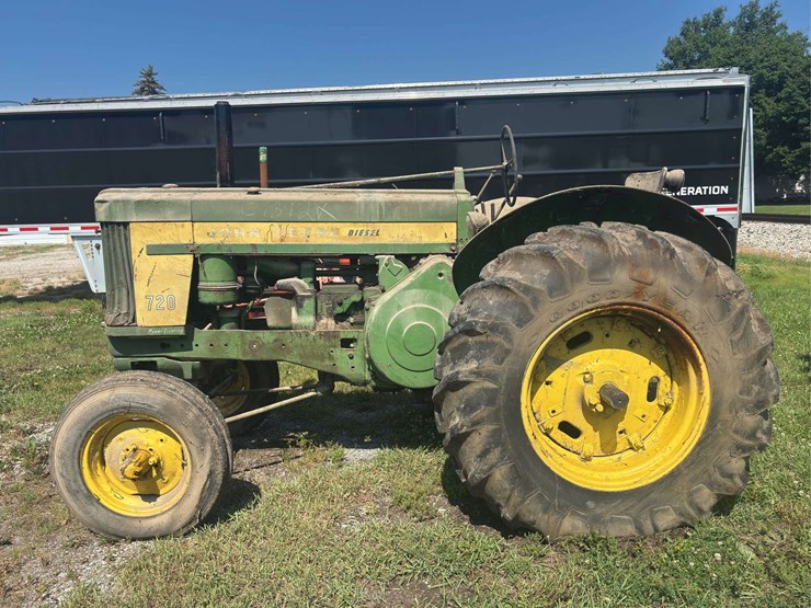 john-deere-720-image-2
