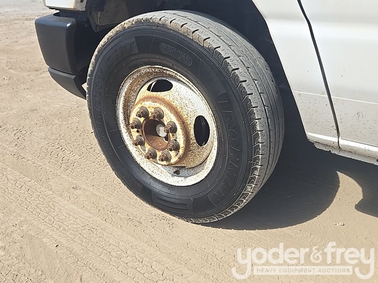 2019-ford-e350-image-12