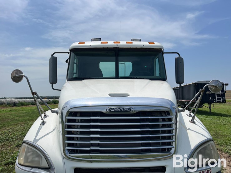2004-freightliner-t/a-truck-tractor-image-10