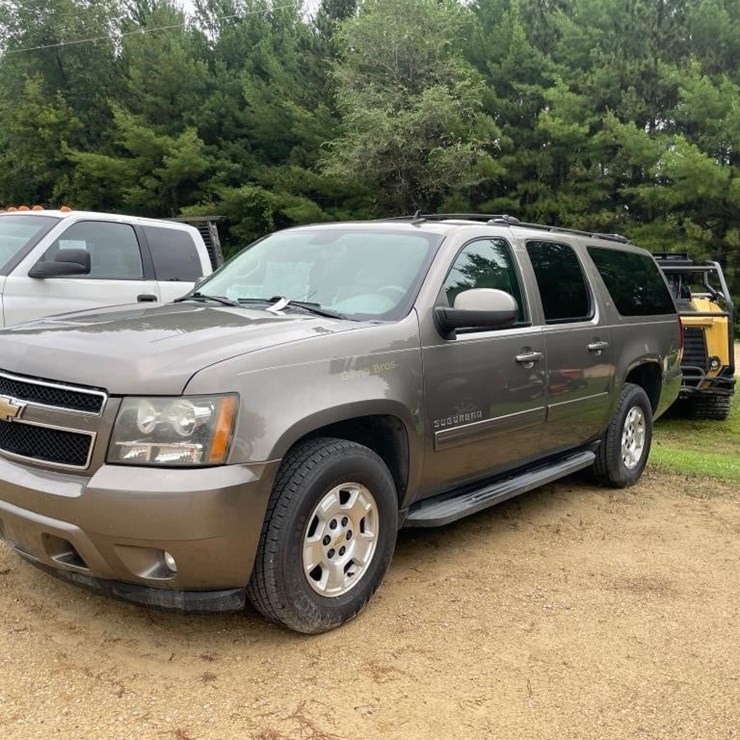 2011 CHEVROLET SUBURBAN