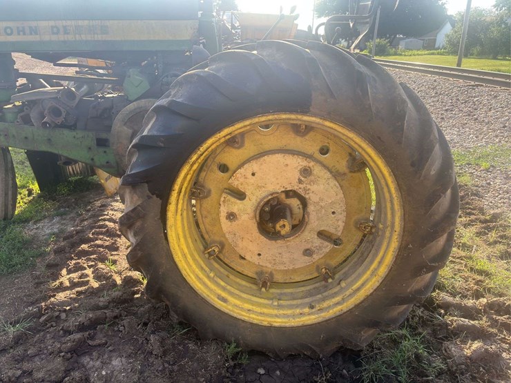 john-deere-720-image-28