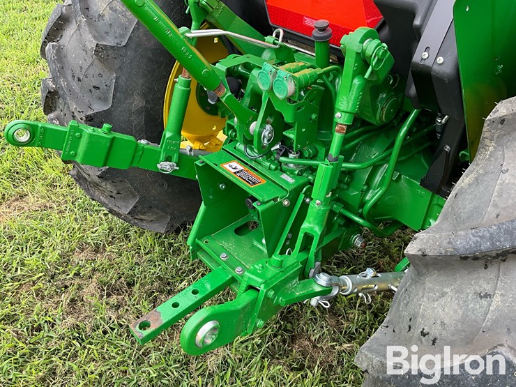 2023-john-deere-5067e-image-15