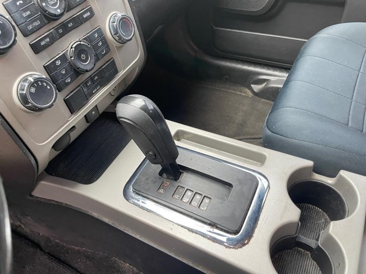 2009-ford-escape-xlt-image-16