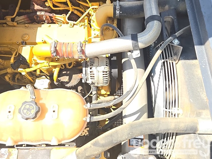 2017-deere-210g-lc-image-63
