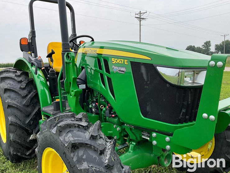 2023-john-deere-5067e-image-19