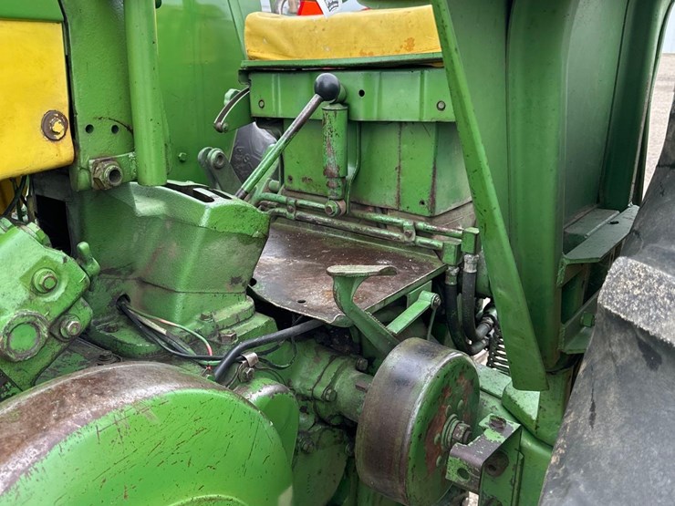 john-deere-630-image-13