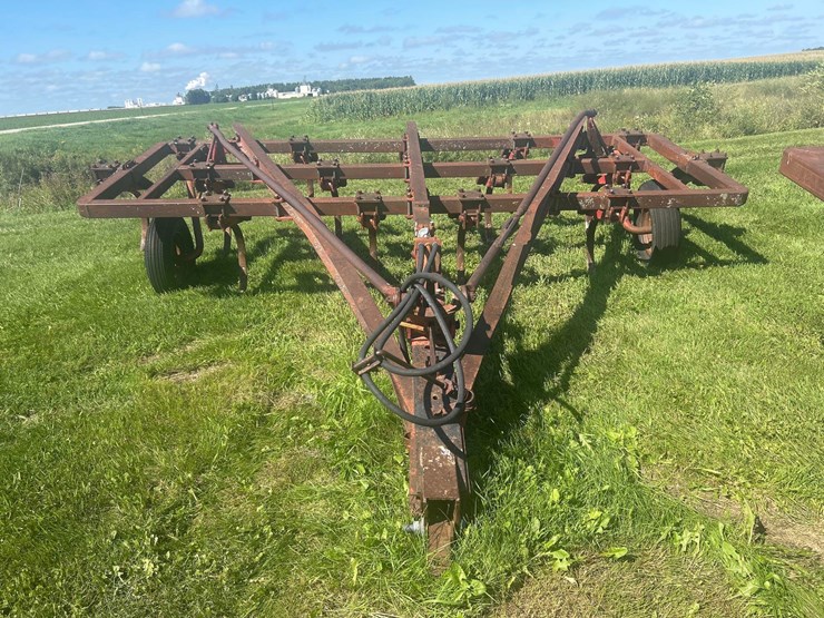 massey-ferguson-14-image-10