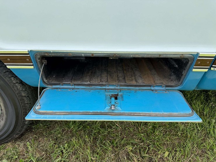 1972-chevrolet-c20-image-27