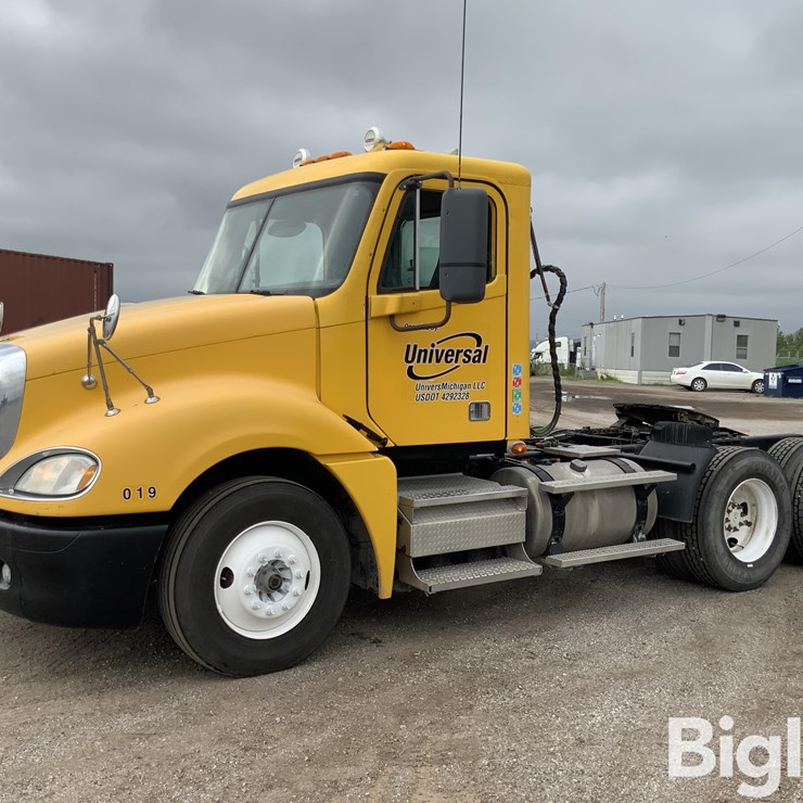 2010 FREIGHTLINER COLUMBIA 120
