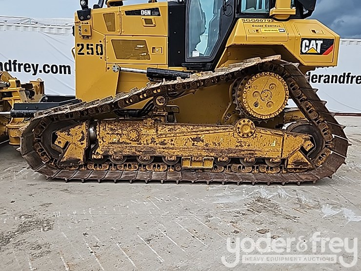 2019-caterpillar-d6n-lgp-image-9