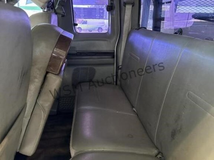 2006-ford-f350-image-25