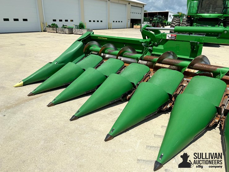 2023-john-deere-c12f-image-7