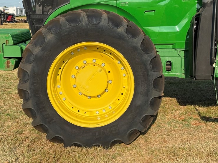 john-deere-7215r-image-10