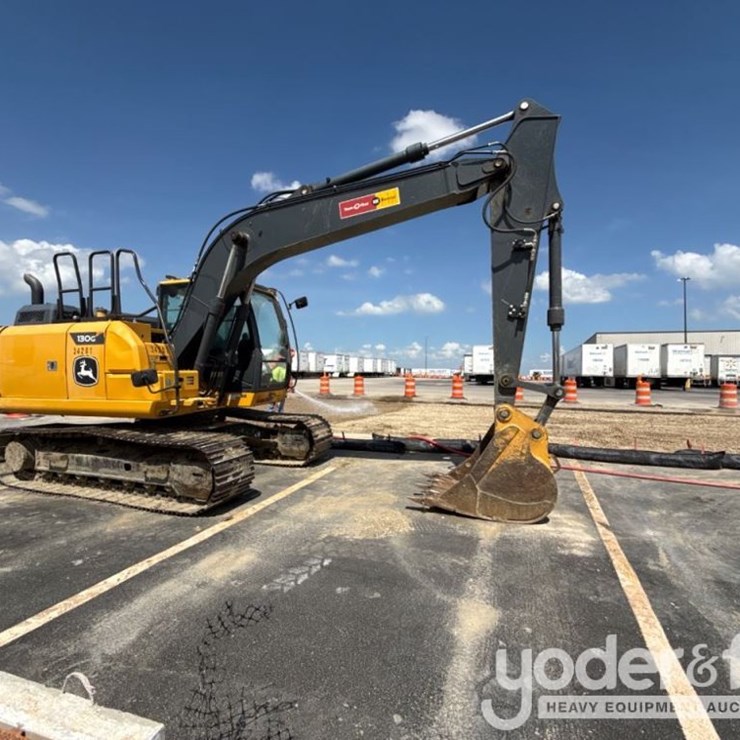 2022 DEERE 130G