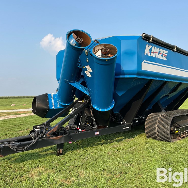 2017 KINZE 1300