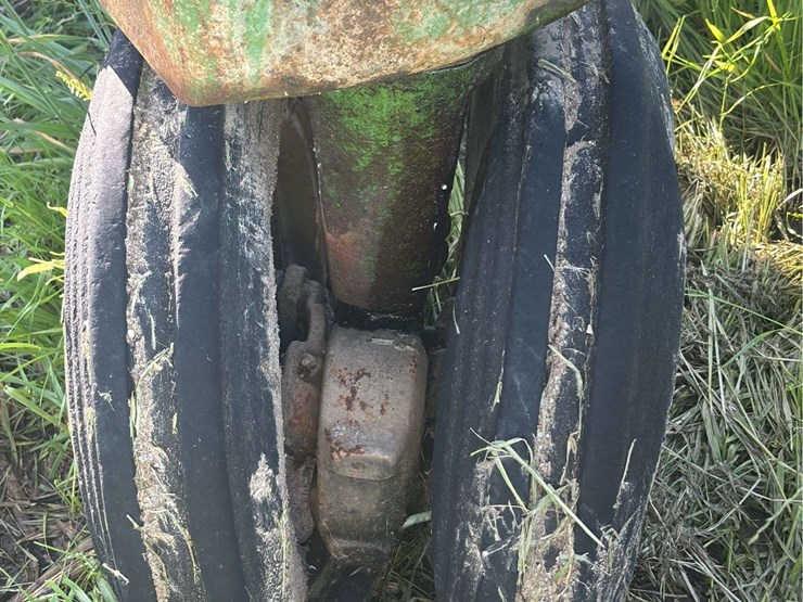 john-deere-70-image-12