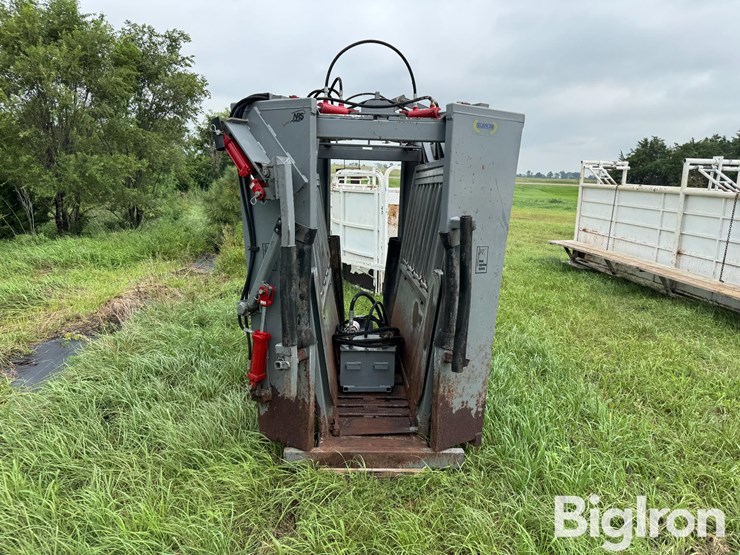 silencer-cattle-chute-image-2