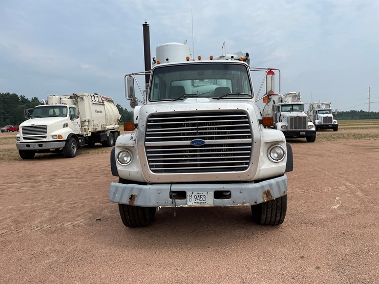 1995-ford-l9000-image-2