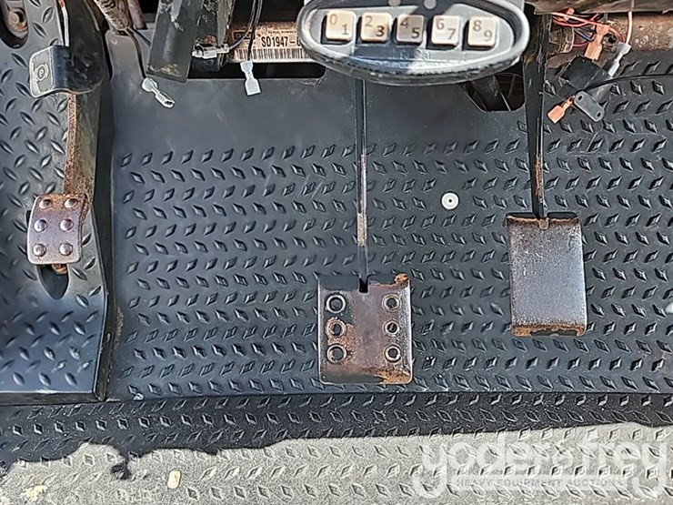 2019-club-car-carryall-1700-image-44