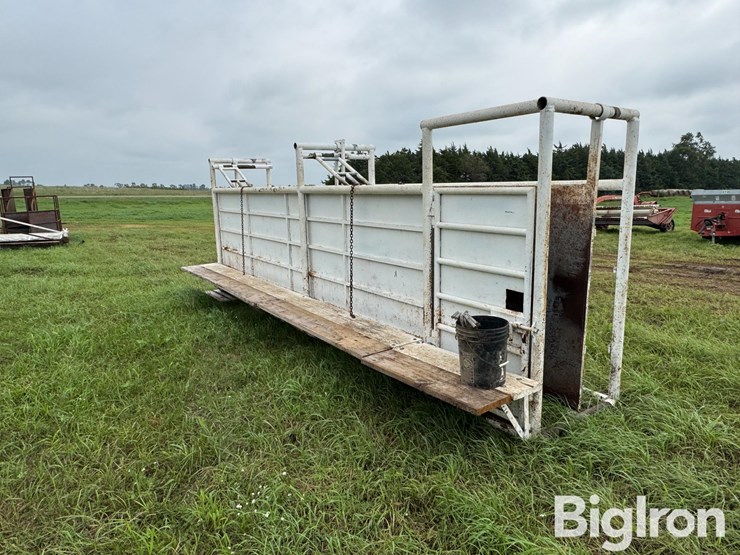 linn-post-&-pipe-cattle-alleyway-image-1