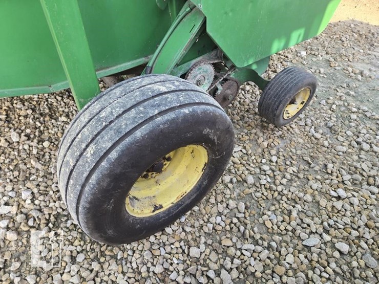 1989-john-deere-566-image-11