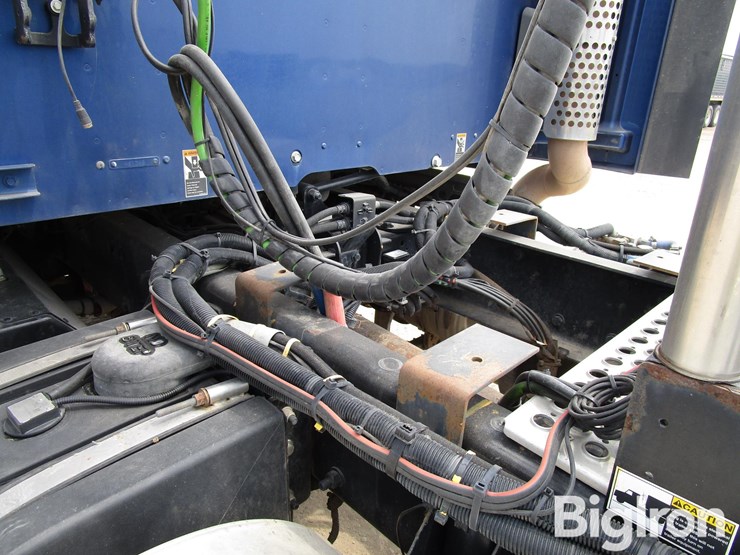 2021-kenworth-t680-image-12