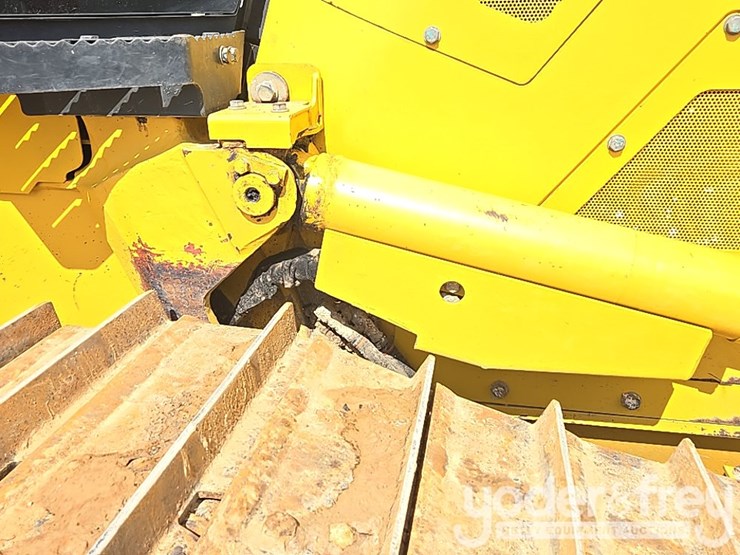 2021-komatsu-d61px-24-image-30