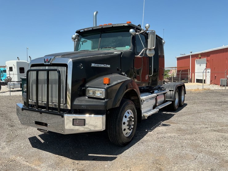 2012-western-star-4900-image-1