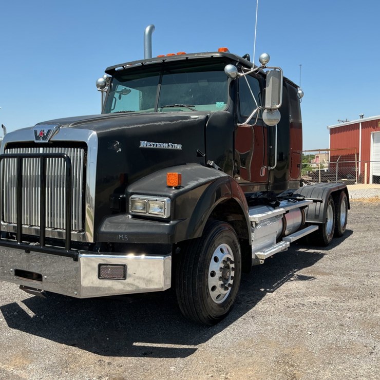 2012 WESTERN STAR 4900