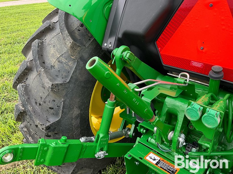 2023-john-deere-5067e-image-17