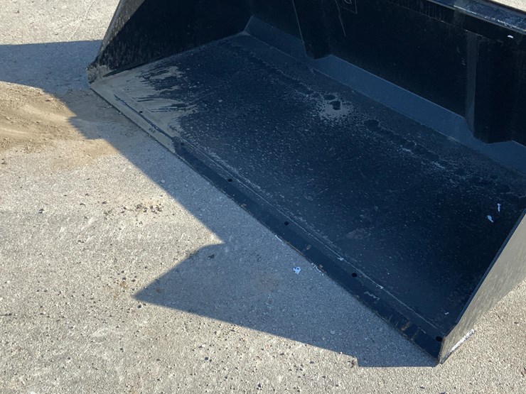 76"-skid-steer-bucket-image-11