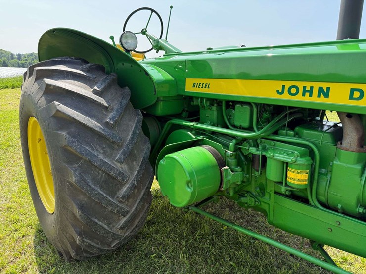 john-deere-820-image-16