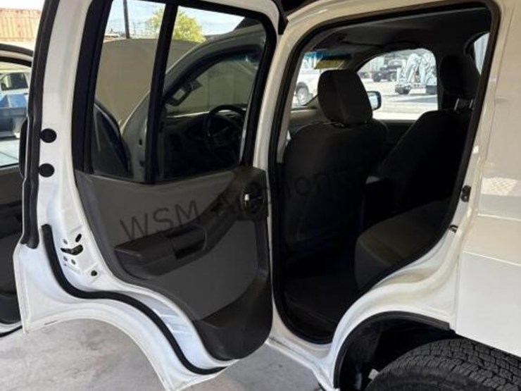 2014-nissan-xterra-image-25