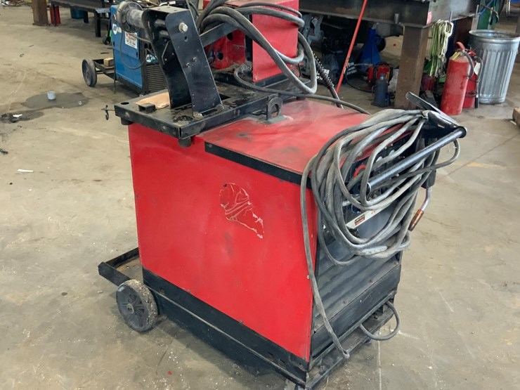 lincoln-electric-dc-400-wire-feed-welder-image-3