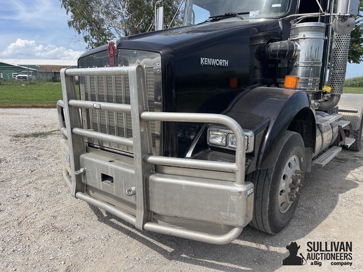 2011-kenworth-t800-image-14