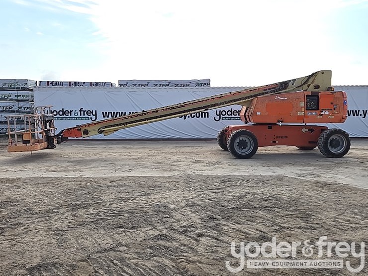 2017-jlg-800s-image-5