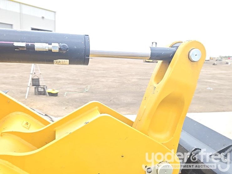 2023-caterpillar-908-image-28