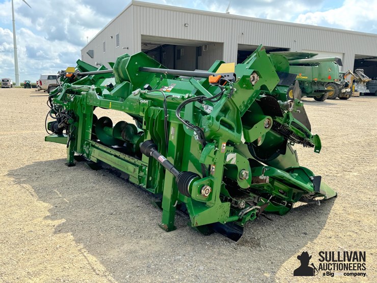 2023-john-deere-c12f-image-5