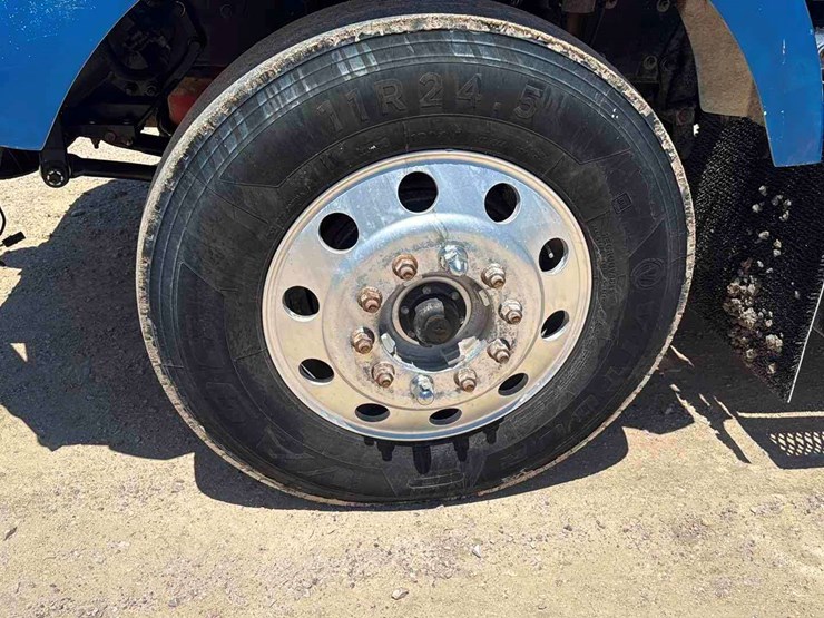 2014-kenworth-t800-image-12
